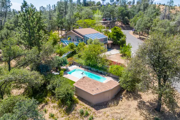 8695 Valley View RD, Redding, CA 96001