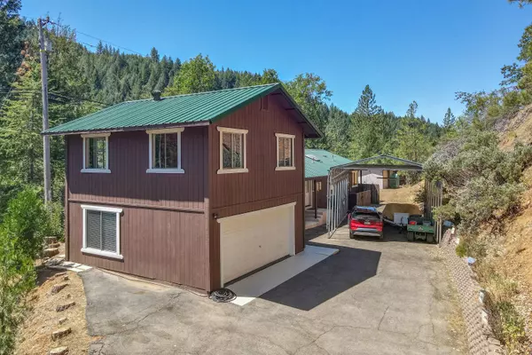 20236 Gilman RD, Lakehead, CA 96051