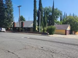 Redding, CA 96001,2449 Court St