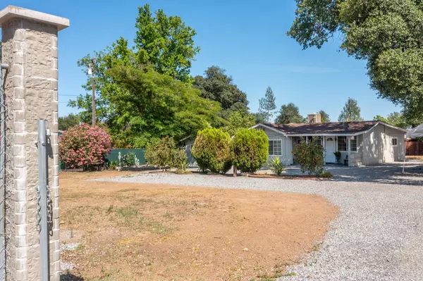 18533 Lloyd LN, Anderson, CA 96007