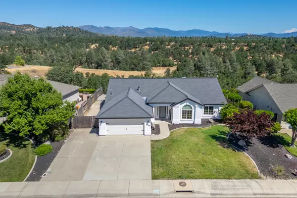 Redding, CA 96001,4060 Winter Green CT