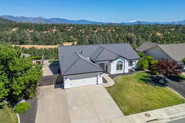 4060 Winter Green CT, Redding, CA 96001