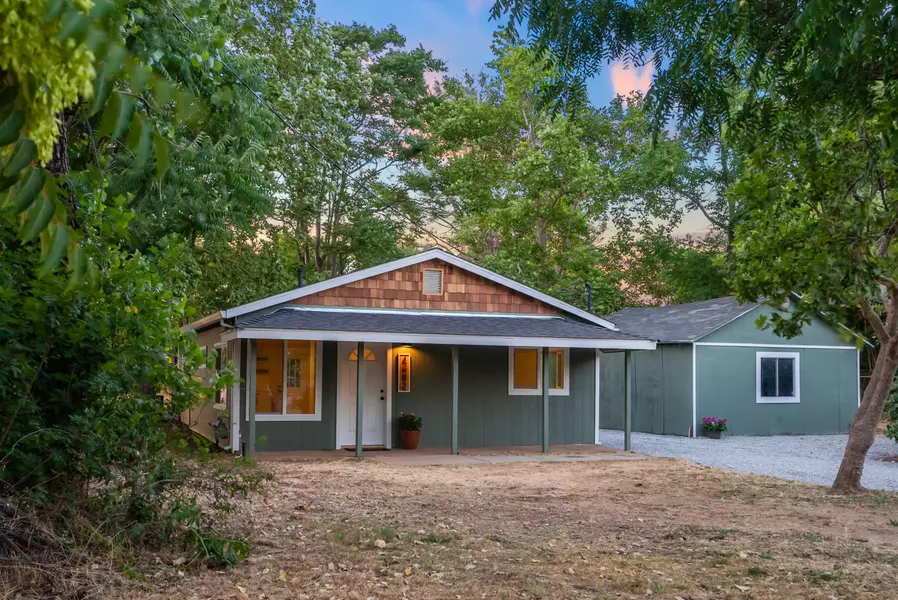 4082 Fig Tree LN, Redding, CA 96002