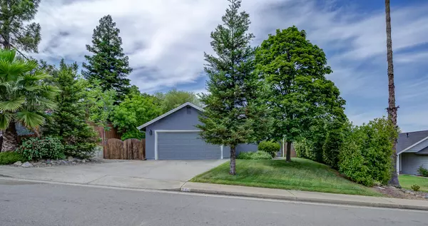 714 Spaniel DR, Redding, CA 96003