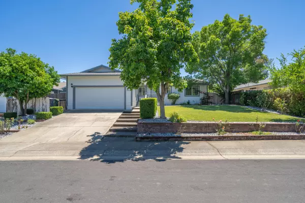 1043 Goodview WAY, Redding, CA 96003