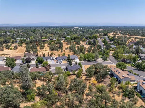 Redding, CA 96003,608 Valleybrook DR