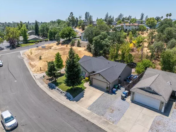 Redding, CA 96003,608 Valleybrook DR