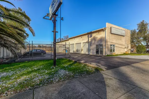 Redding, CA 96002,2428&2424 Victor Ave