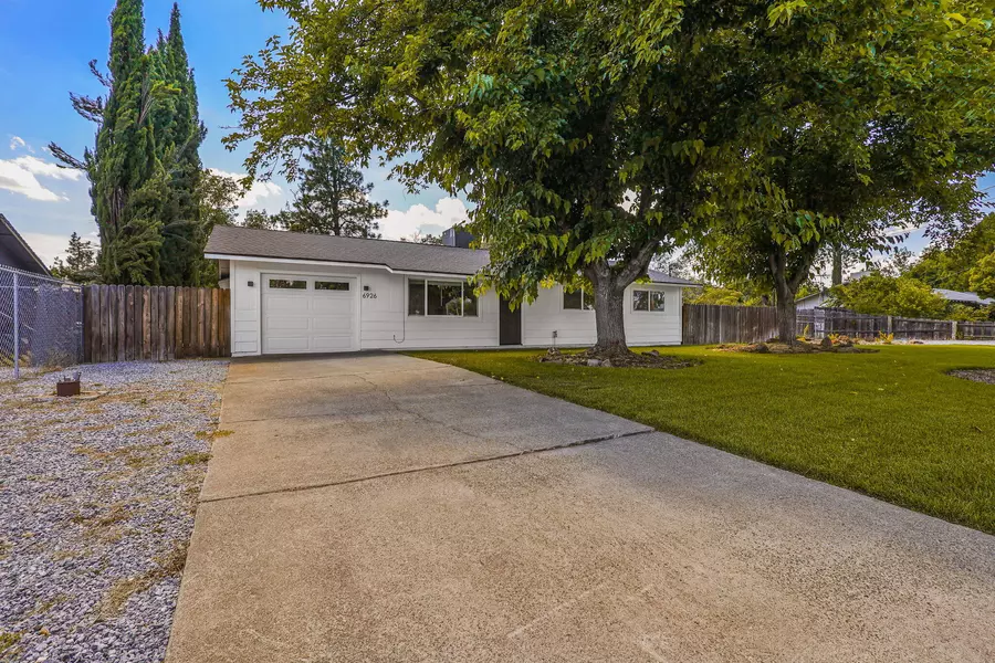 6926 Weeks RD, Redding, CA 96002