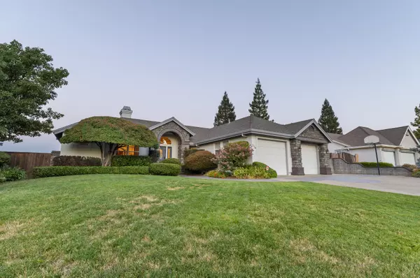 Redding, CA 96003,260 Ironwood LN