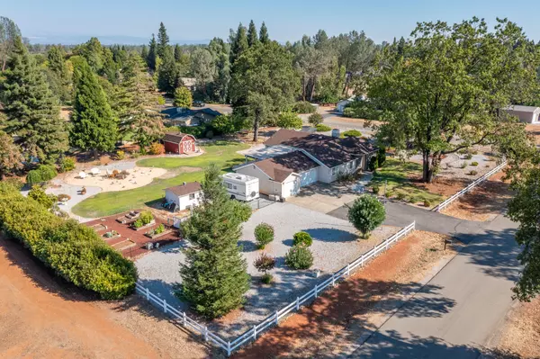 12707 Yanot DR, Redding, CA 96003