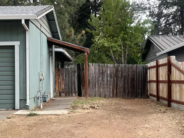 Burney, CA 96013,20174 Mapleleaf ST