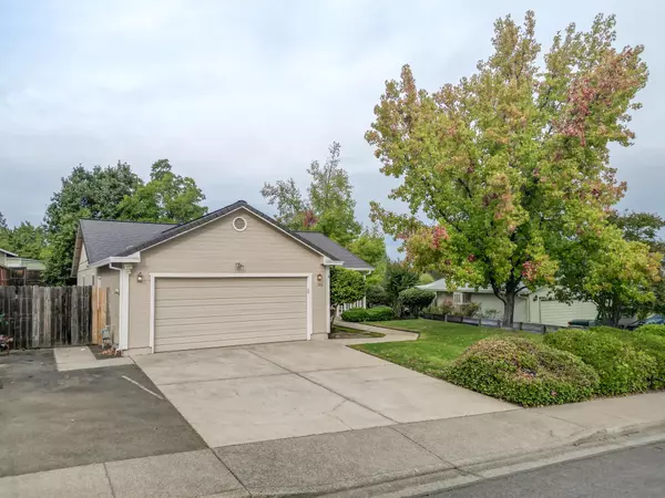 306 Springer DR, Redding, CA 96003