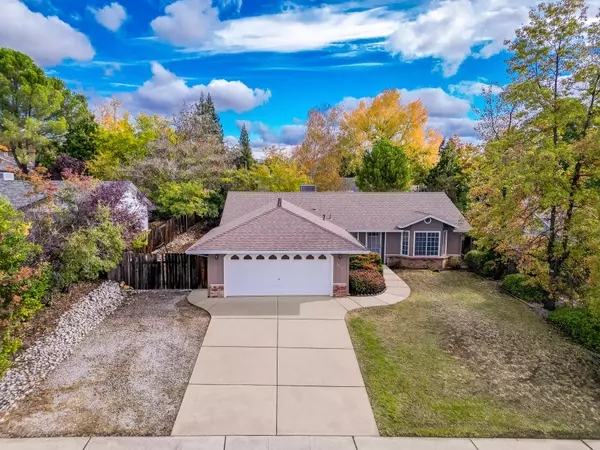 1637 French Lace LN, Redding, CA 96003