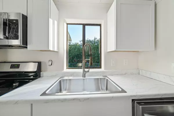 Redding, CA 96003,1135 Redwood BLVD