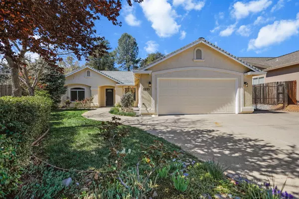 1895 Dellwood DR, Redding, CA 96003