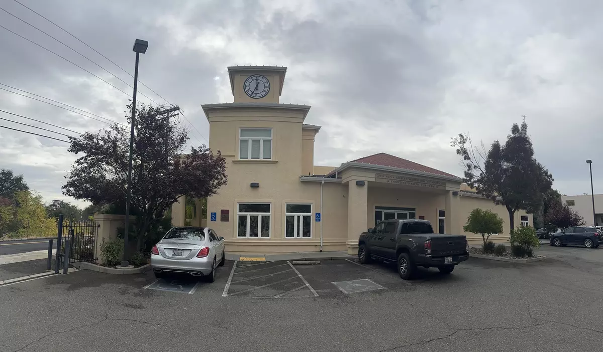 Redding, CA 96001,2110 Railroad AVE