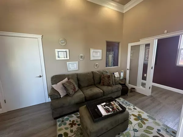 Redding, CA 96001,2110 Railroad AVE