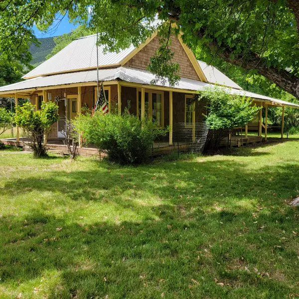 14250 Main ST, French Gulch, CA 96033