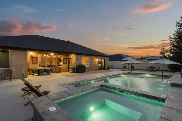 4075 Pembroke LN, Shasta Lake, CA 96019