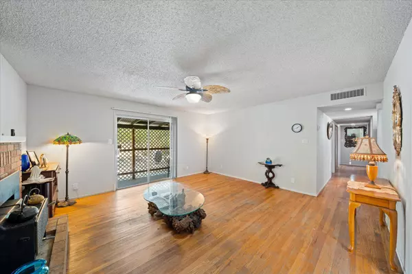 Redding, CA 96001,4215 Oro ST