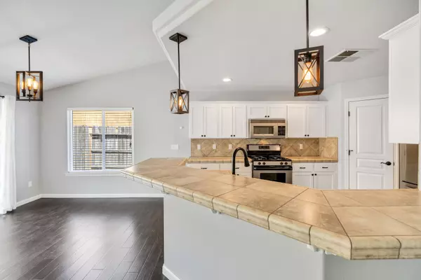 Redding, CA 96003,620 Valleybrook DR