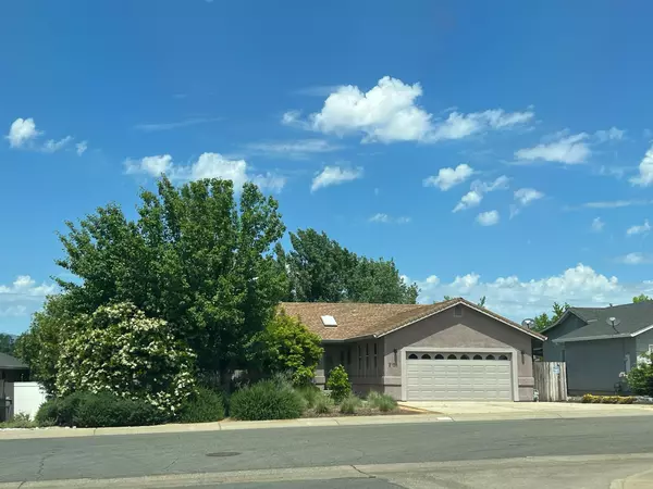 2100 Hacienda ST,  Redding,  CA 96003