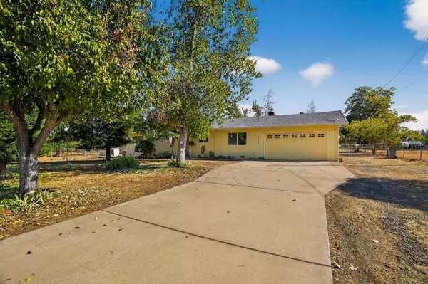 17201 Flowers LN, Anderson, CA 96007