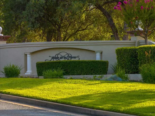 Redding, CA 96001,15888 El Camino Robles RD