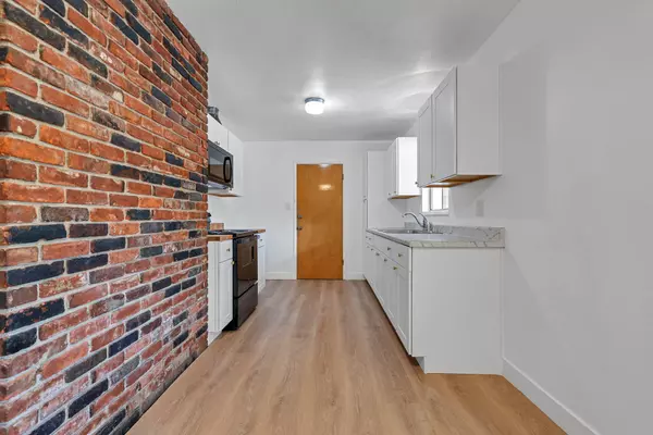 Redding, CA 96001,2541 Center Waverly Ave