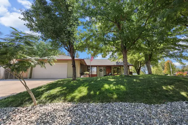 Redding, CA 96001,3897 Fujiyama WAY