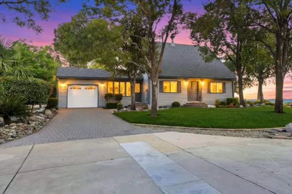 Redding, CA 96001,15189 La Paloma WAY