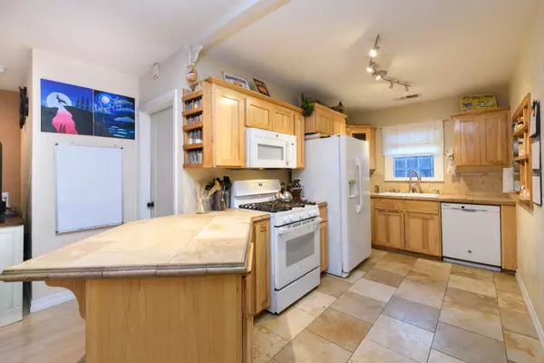 Redding, CA 96001,2124 Garden AVE