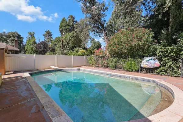 Redding, CA 96002,3428 Adams LN