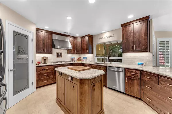 Redding, CA 96003,20636 Bernard WAY