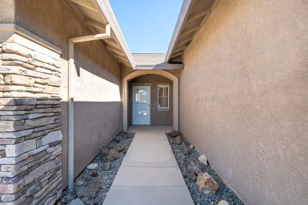 Redding, CA 96002,3498 Hotlam RD