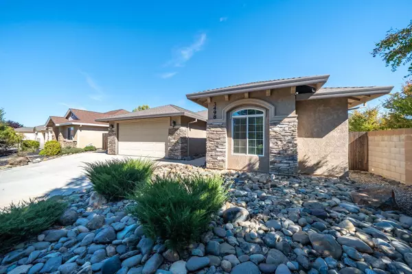 Redding, CA 96002,3498 Hotlam RD