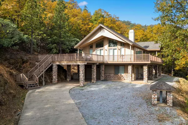 Lakehead, CA 96051,19720 Oak Knoll DR