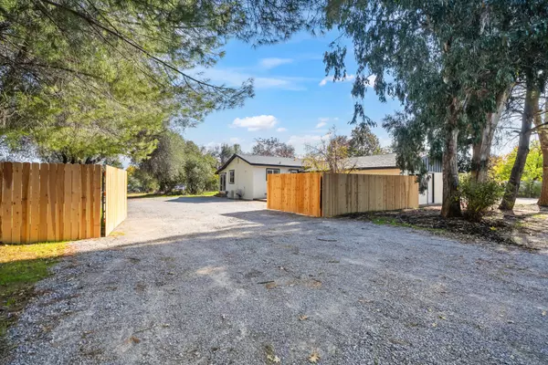 Anderson, CA 96007,6673 Mountain View DR