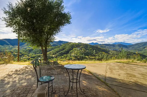 Redding, CA 96001,15678 Shasta Estates DR