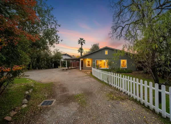 Redding, CA 96002,1271 Mistletoe LN