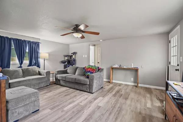 Anderson, CA 96007,7696 Happy Valley RD