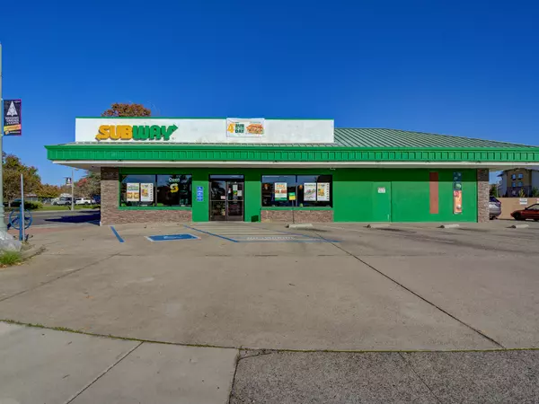 Redding, CA 96002,2191 Hilltop DR