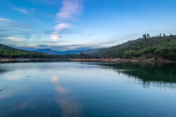 19824 Shore DR, Lakehead, CA 96051