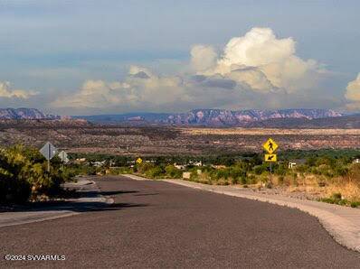 Clarkdale, AZ 86324,571 N Skyline Blvd Blvd