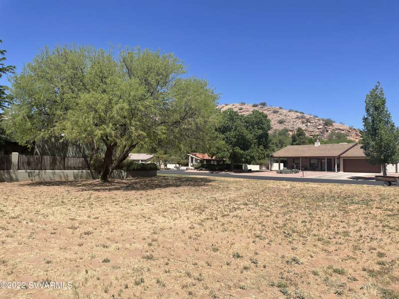 10255 E Oak Creek Valley DR Drive, Cornville, AZ 86325