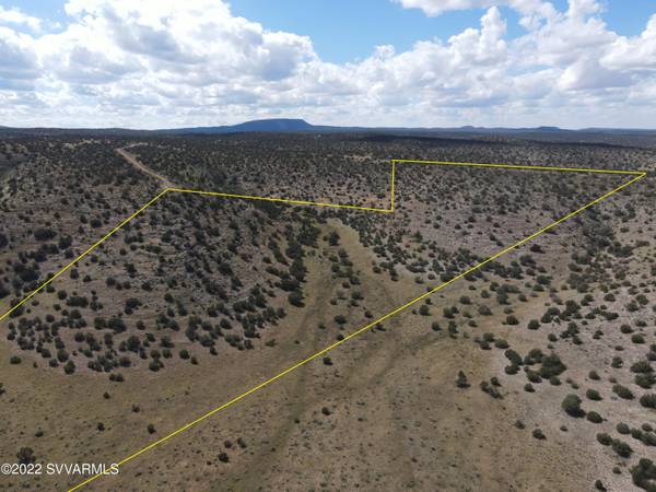 Seligman, AZ 86337,1288 Sierra Verde Ranch