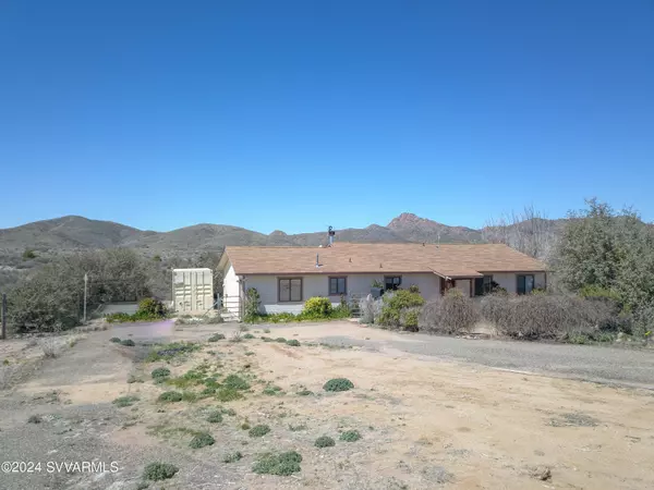 6950 S Musgrove Rd Rd, Skull Valley, AZ 86338