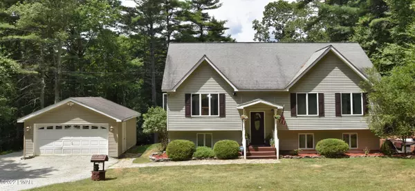 197 Chokeberry DR, Milford, PA 18337