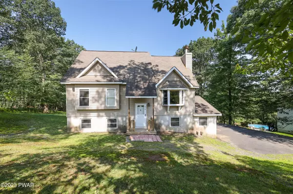 476 Bernadine DR, Stroudsburg, PA 18360